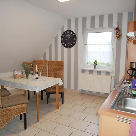 Appartement Sandra Mit Parkplatz Und W-lan Zinnowitz